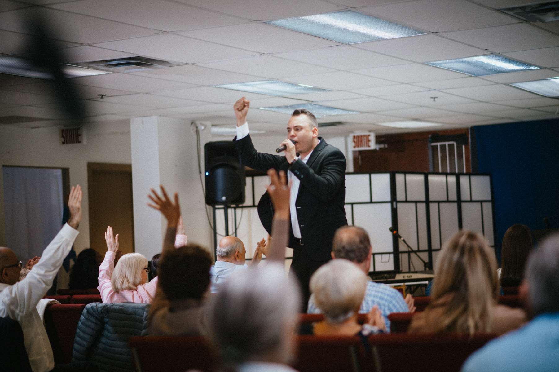 Cette photo House of David-51.jpg, a été réduite de 98.21 % le Vendredi 15 Novembre 2024 à 19:11 par Emjysoft Photo Réducteur v5.5 à télécharger sur https://www.emjysoft.com/